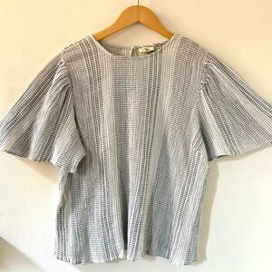 Textured 100% cotton 💙 Blue & white short bell sleeve blouse by Ana